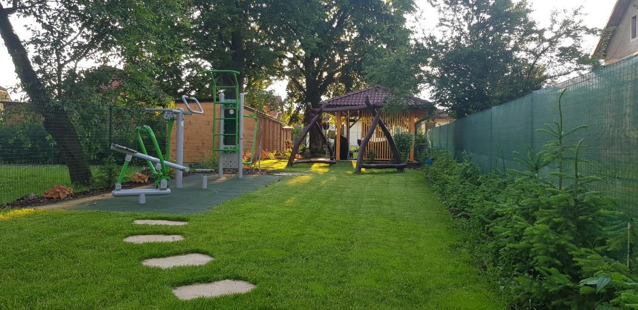 Bungalov Komfort Liptovský Mikuláš Dış mekan fotoğraf